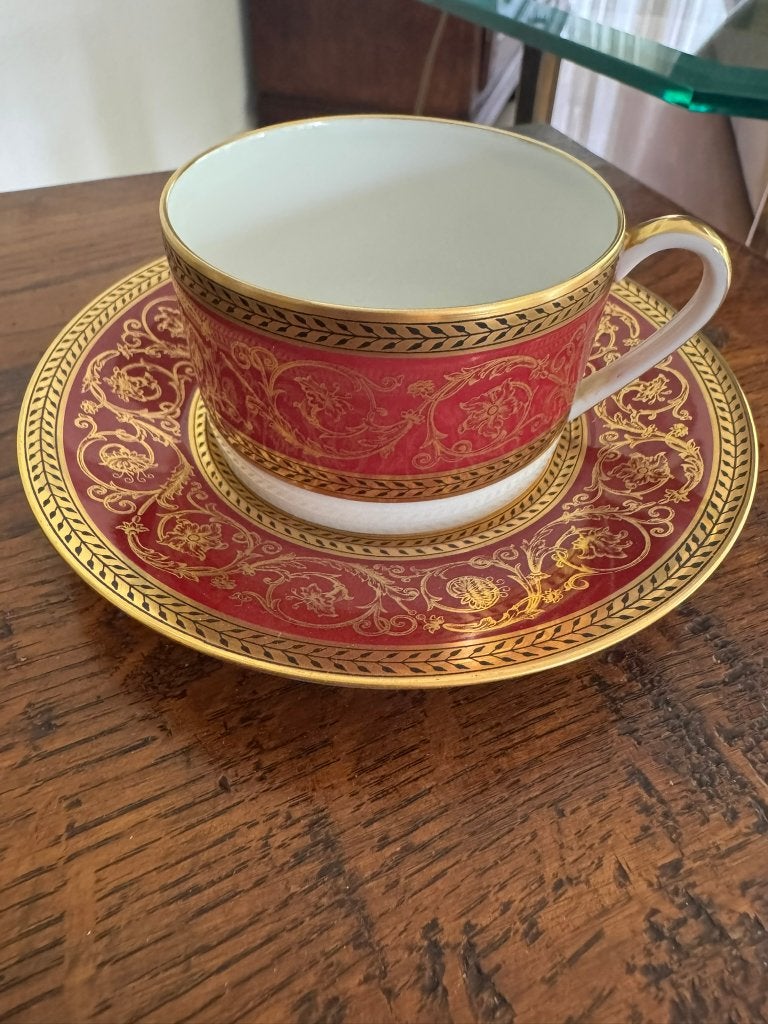 Très beau service rouge et doré A Vignaud Limoges, Service complet, Comme neuf, Céramique, Enlèvement