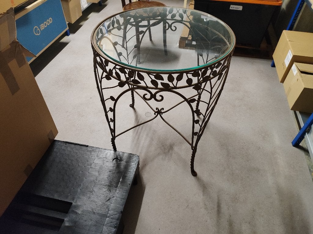 ijzeren tafel met glas en 1 bijpassende stoel, Ophalen, 50 – 75, Zo goed als nieuw, Glas