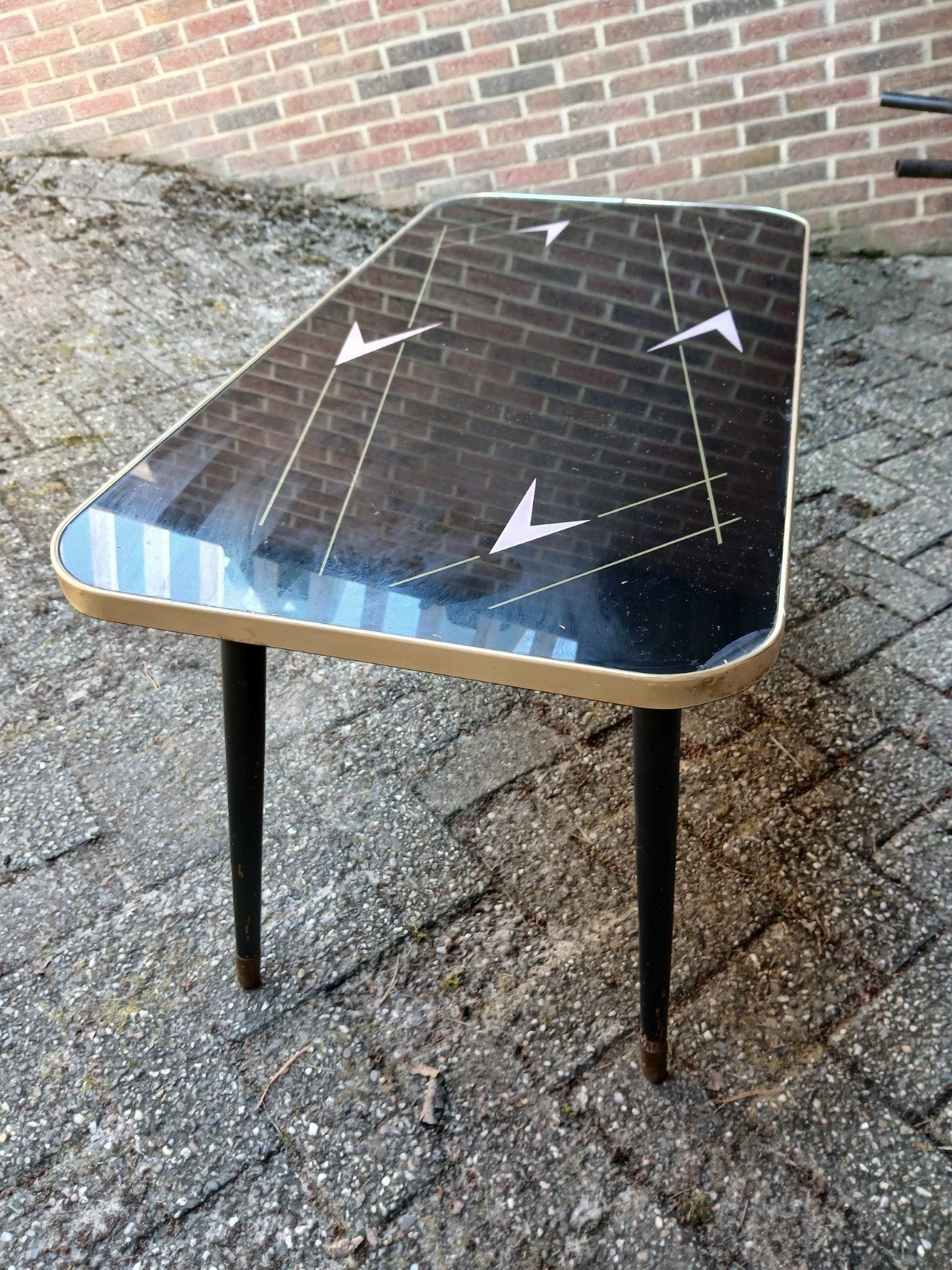 Oud tafeltje, Enlèvement