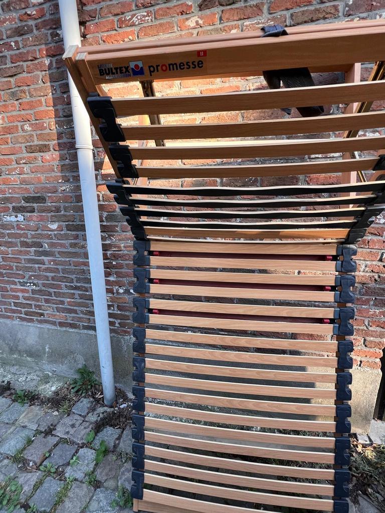 2 verstelbare lattenbodems 90x200, Huis en Inrichting, Ophalen, Zo goed als nieuw