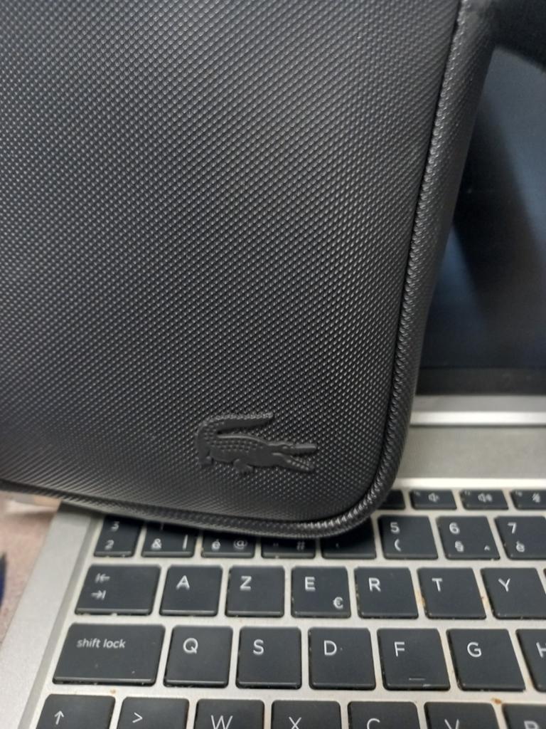 Sacoche lacoste nickel, Handtassen en Accessoires, Tassen | Schoudertassen, Ophalen of Verzenden