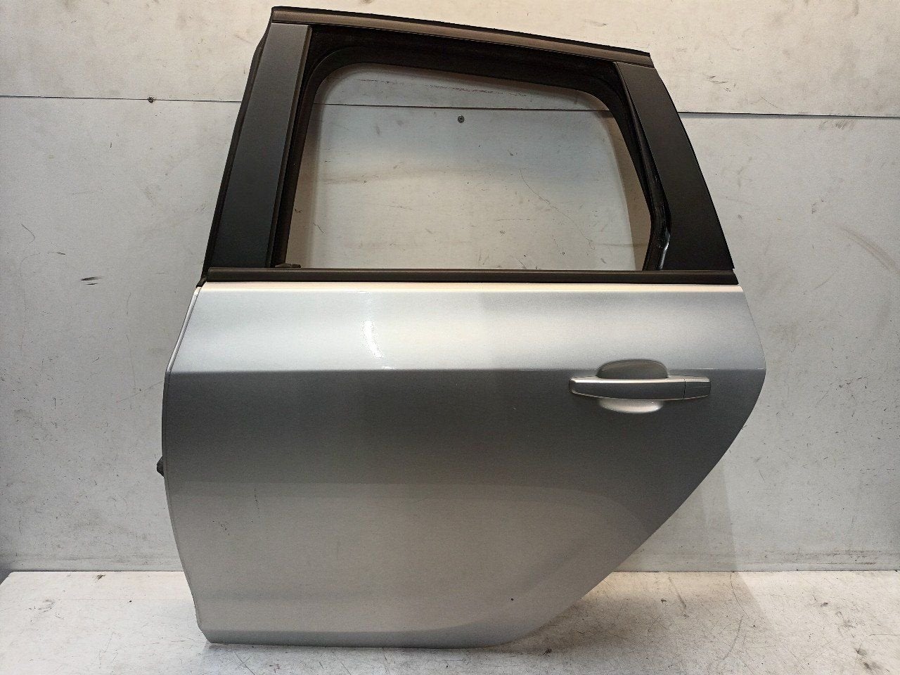 Portier links achter Opel Astra, Onderdelen@venauto.nl, Van der Ven Autorecycling B.V., Ettenseweg 76, 4706 PB Roosendaal, The Netherlands