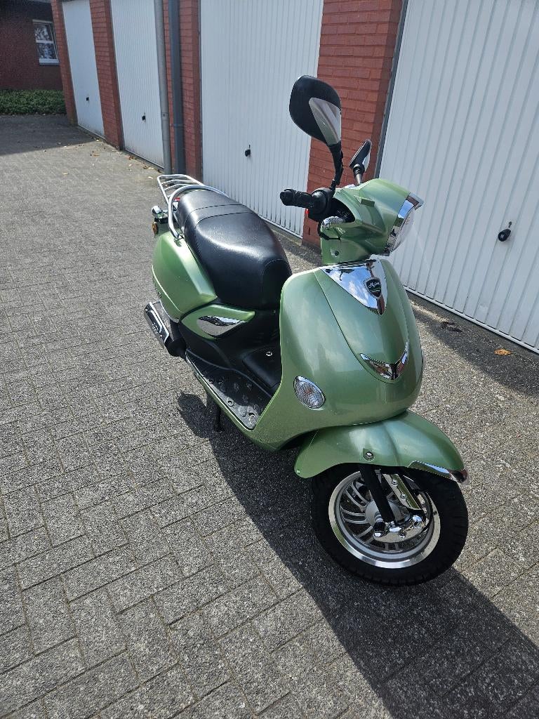 Brommer 125cc, 125 cc, Zo goed als nieuw, Ophalen, Overige merken
