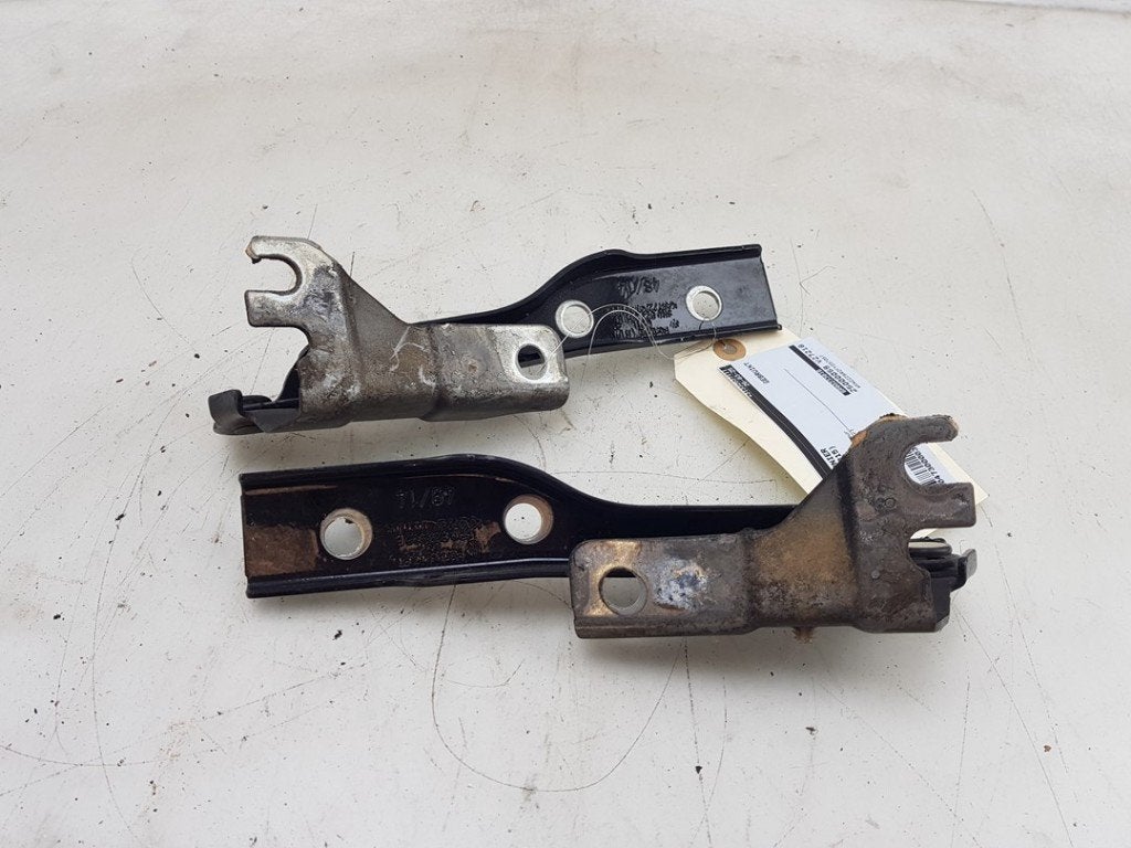 CHARNIERE DE CAPOT Volkswagen Polo V (6R) (01-2009/05-2022), Utilisé, Volkswagen