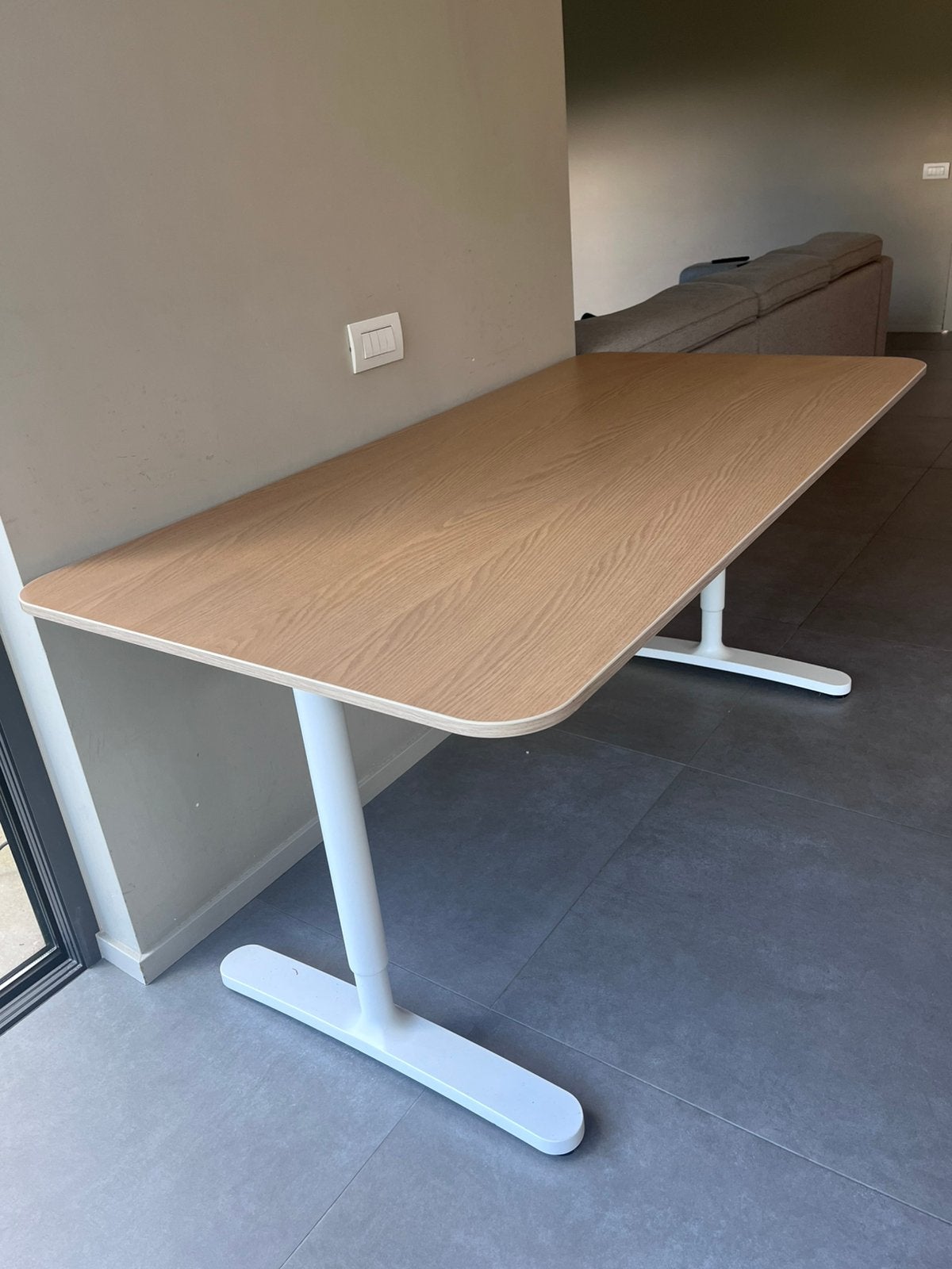 Bureau Ikea met eiken tafelblad, Ophalen, Hout, In hoogte verstelbaar, Zo goed als nieuw