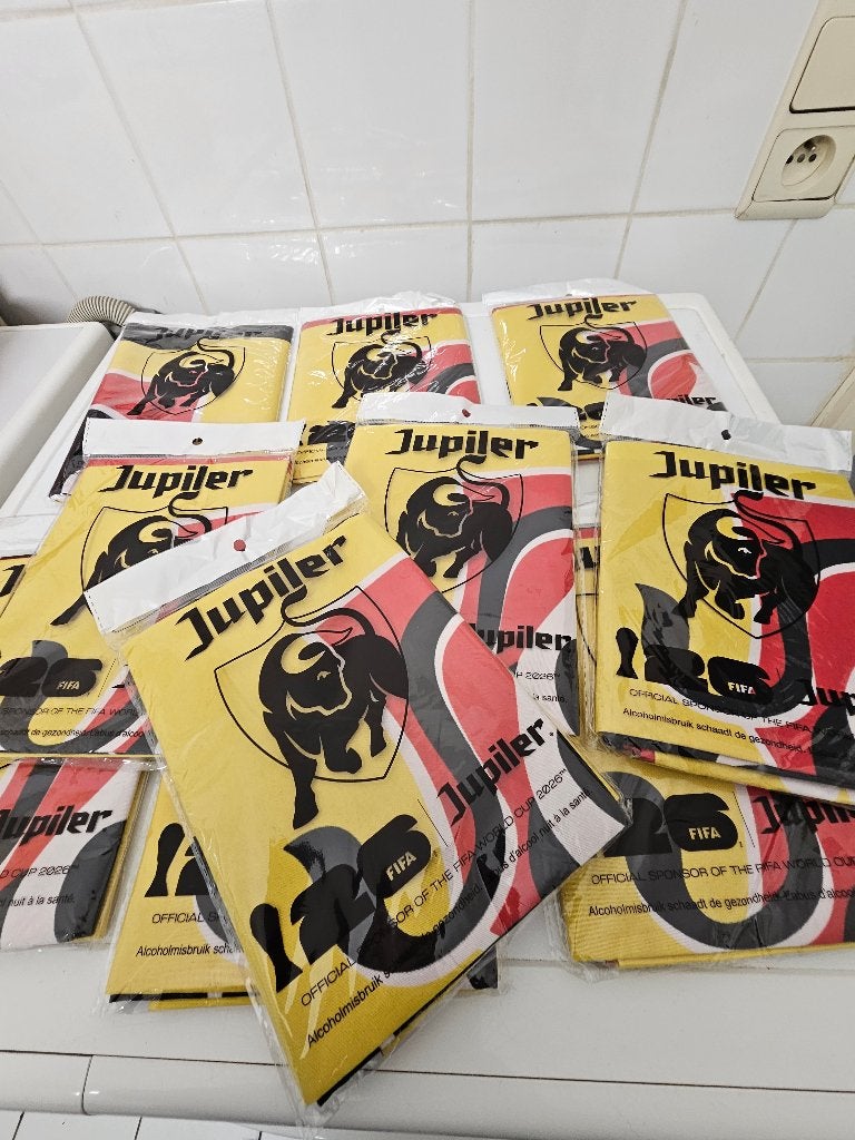 LOT DE 10 DRAPEAUX BELGES JUPILER, Enlèvement, Neuf