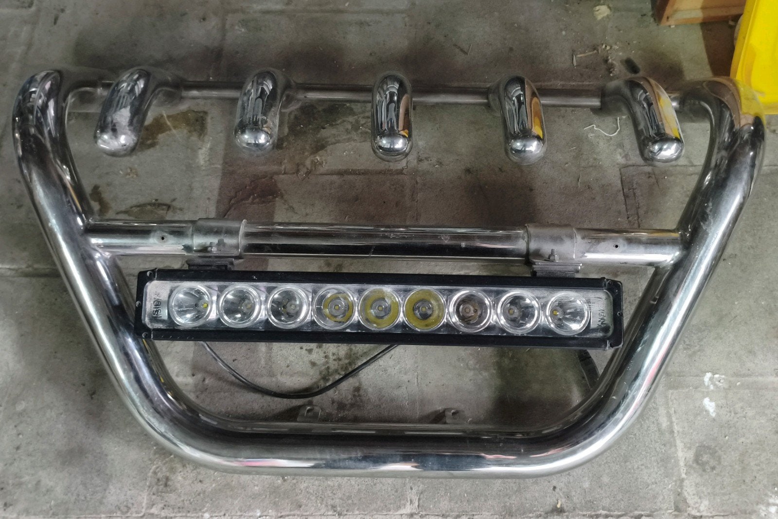Universele Bullbar met licht, Ophalen