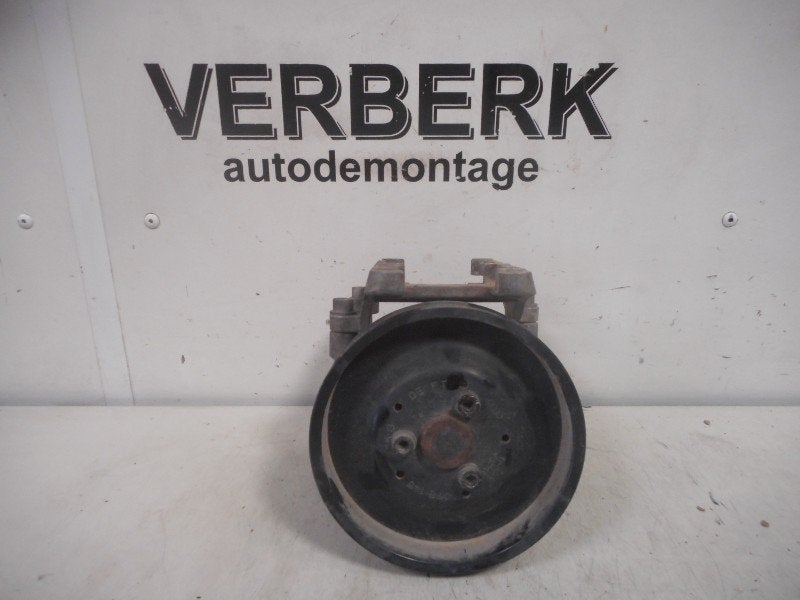 STUURBEKRACHTIGINGSPOMP Audi 100 Avant Quattro (C4), Gebruikt, Postoffice@zf.com, Löwentaler Straße 20
88046  Friedrichshafen, DE