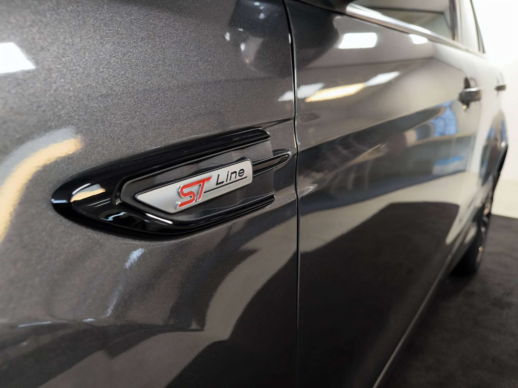 Ford Kuga 1.5 EcoBoost FWD ST-Line X, Autos, Argent ou Gris, Entreprise, Noir, 5 portes