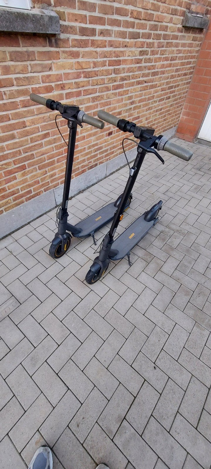 2 Ninebot KickScooters Max G30, Ophalen