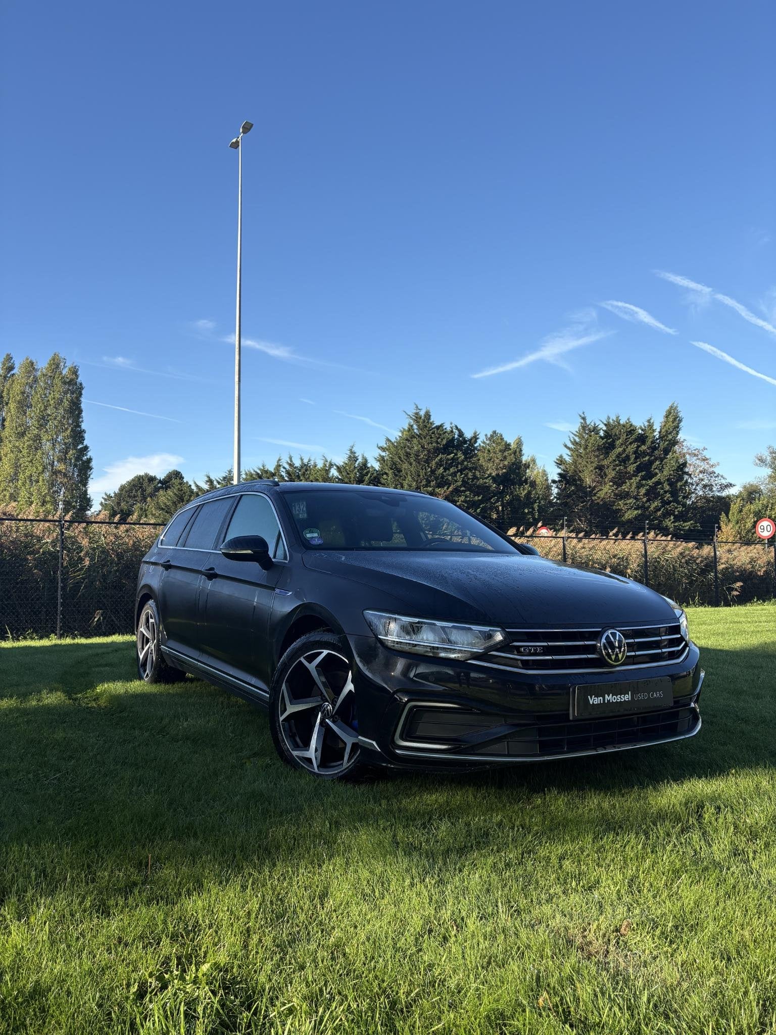 Volkswagen Passat Variant 1.4 TSI GTE STYLE + LEDER + TREKHA, Auto's, Stof, Gebruikt, 27 g/km, Zwart