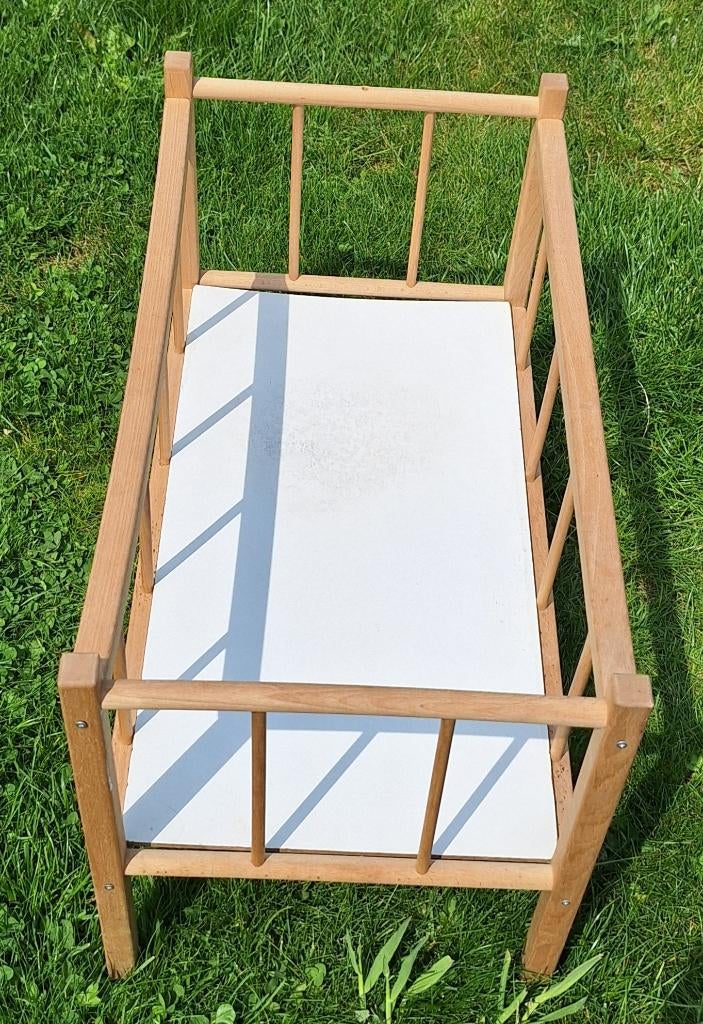 Houten speelgoedbed, Kinderen en Baby's, Ophalen, Gebruikt, Meubelstuk of Keukentje