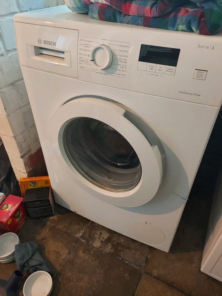 La linge Bosch série 2, Ophalen, 1200 tot 1600 toeren, Gebruikt, 4 tot 6 kg