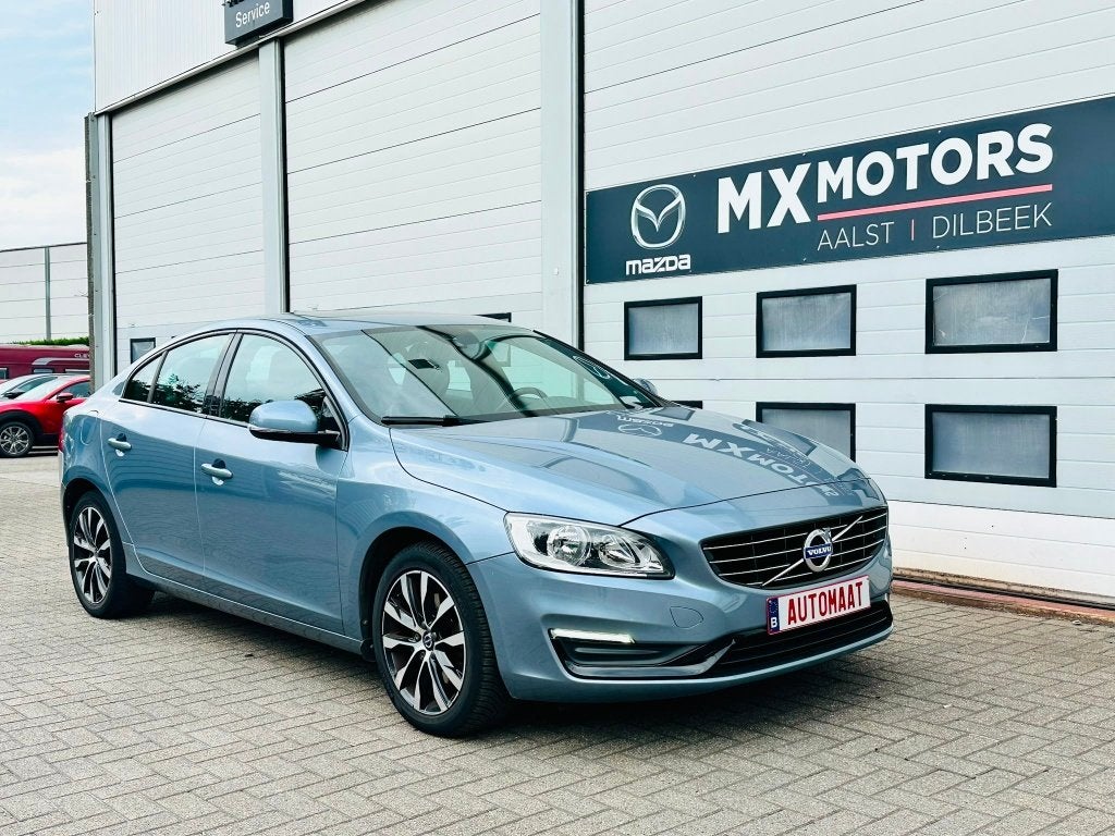 VOLVO S60 D2 Momentum, Cuir, Achat, 4 portes, S60