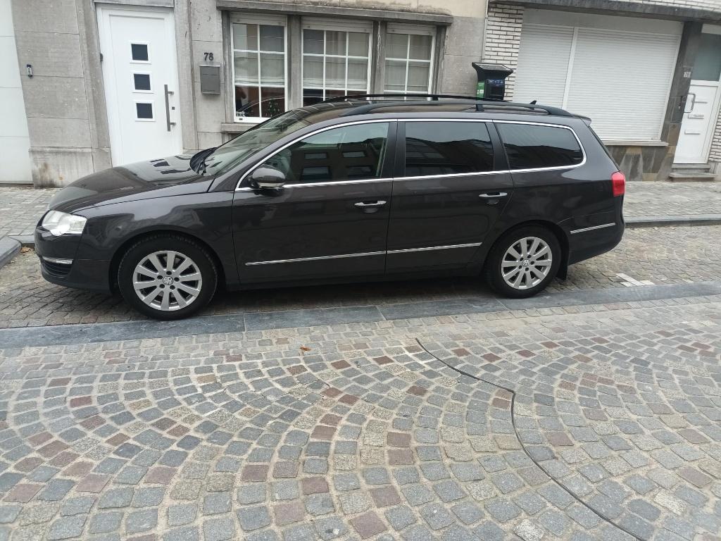 Vw Passat Variant 2010 en bon état à vendre, Autos, Euro 5, Achat, Boîte manuelle, 5 portes