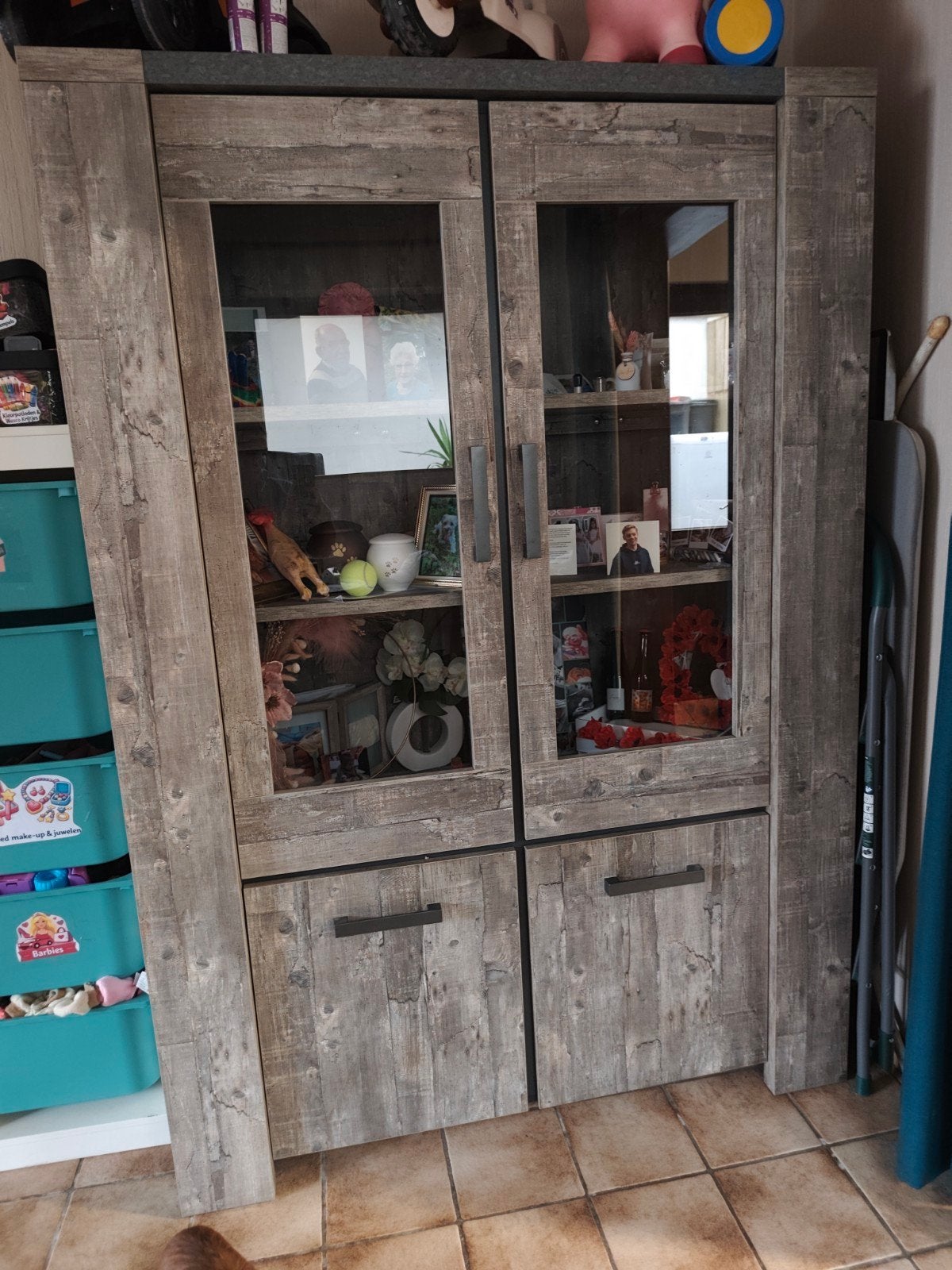 eetkamer: eettafel, dressoir en vitrinekast mag ook apart, Huis en Inrichting, Ophalen