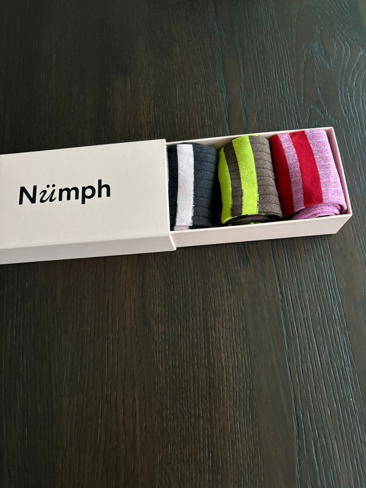 NIEUWE kousen Numph maat 37/ 38 , 5 € per doosje van 3 paar, Vêtements | Femmes, Enlèvement, Neuf
