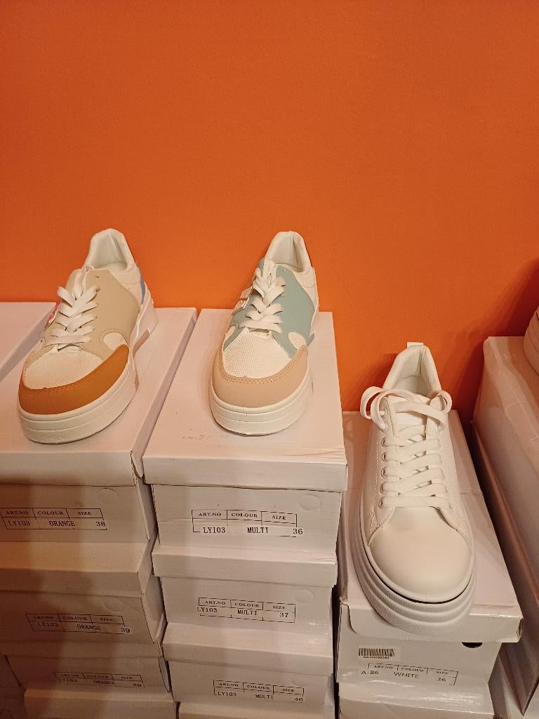 Lot chaussures et baskets, Enlèvement, Neuf, Chaussures