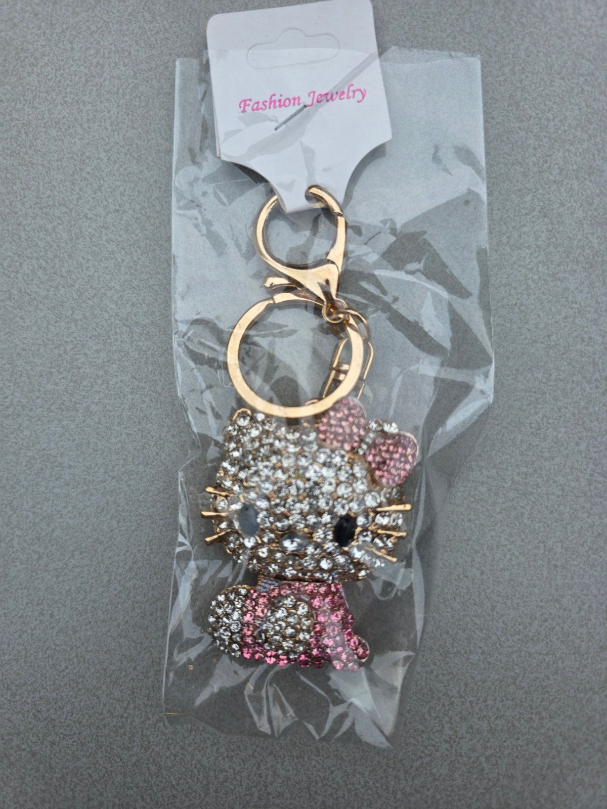 Porte-clés Hello Kitty rose avec strass, Enlèvement ou Envoi, Neuf, Peluche ou Figurine