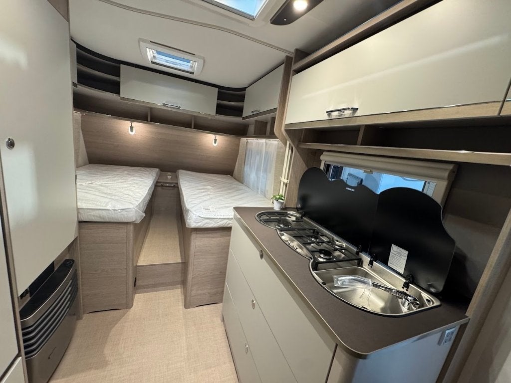 Burstner Premio Plus 520 TL - VENTE D'ACTIONS, Caravanes & Camping, Caravanes, Jusqu'à 4, Entreprise, Poêle, Bürstner