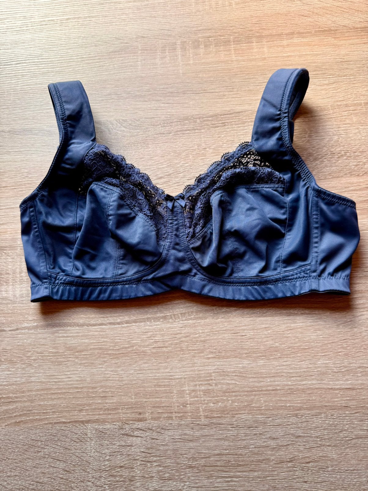 Anita sport BH grijs maat EU 80D, Kleding | Dames, Ondergoed en Lingerie, Ophalen of Verzenden, Grijs, BH