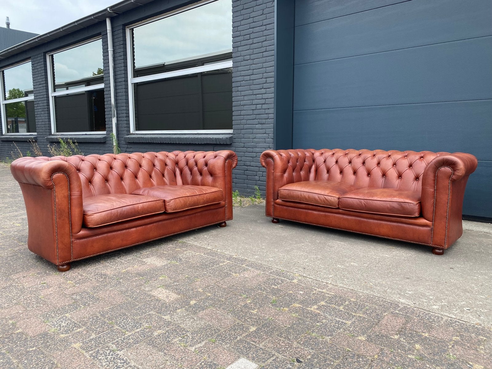 2 x 2.5  zit Chesterfield zetels sigaren cognac bendic, Huis en Inrichting, Ophalen of Verzenden, Zo goed als nieuw, Leer