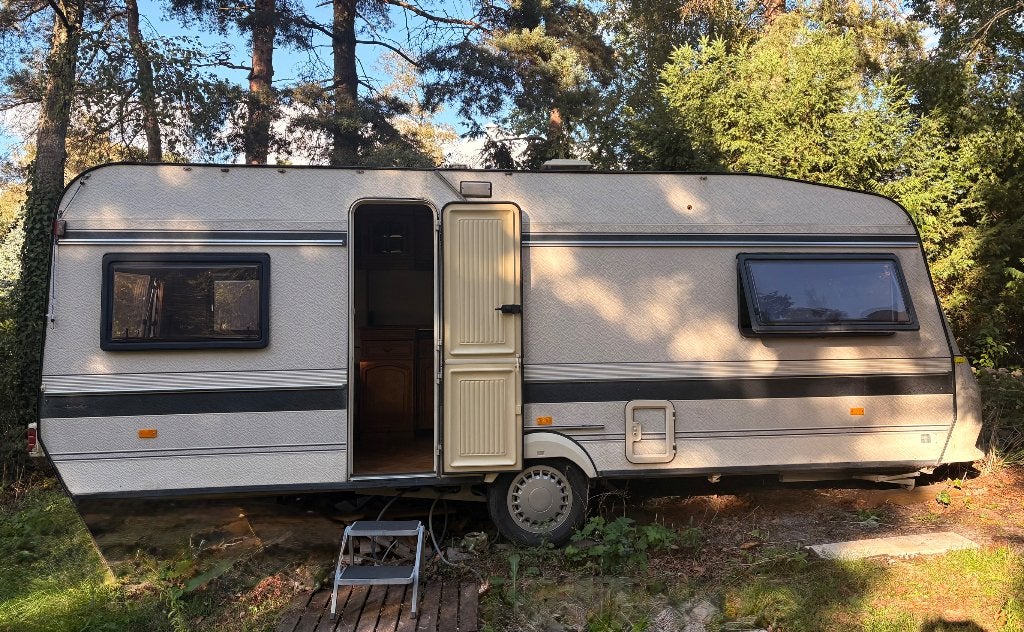 Caravane Hobby Prestige 560, Jusqu'à 4, Hobby, Particulier, 1250 - 1500 kg