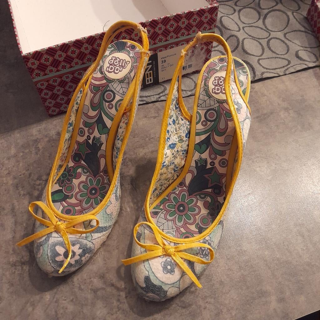 Schoenen, Overige kleuren, Ophalen of Verzenden, Schoenen met hoge hakken, Gedragen