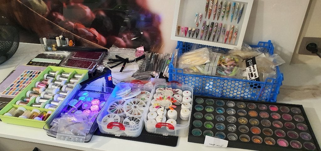 Lot nagelprodukten, Ophalen
