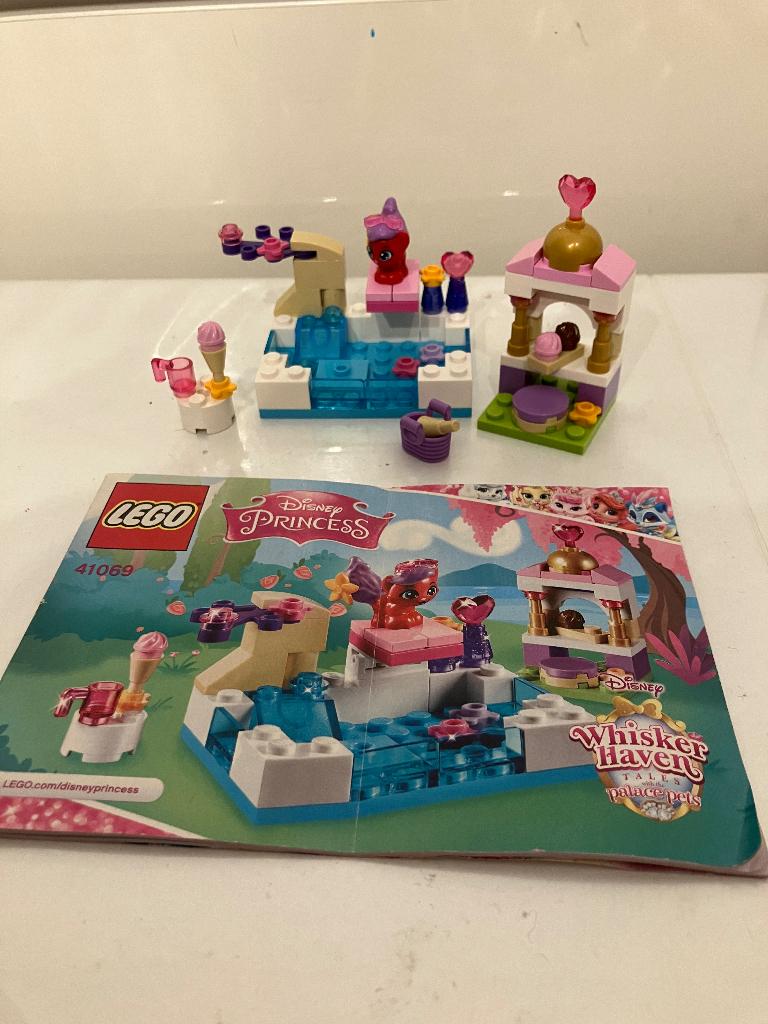 LEGO Disney Princess Een Dag bij Zwembad met Treasure 41069, Lego, Ophalen of Verzenden, Zo goed als nieuw, Disney