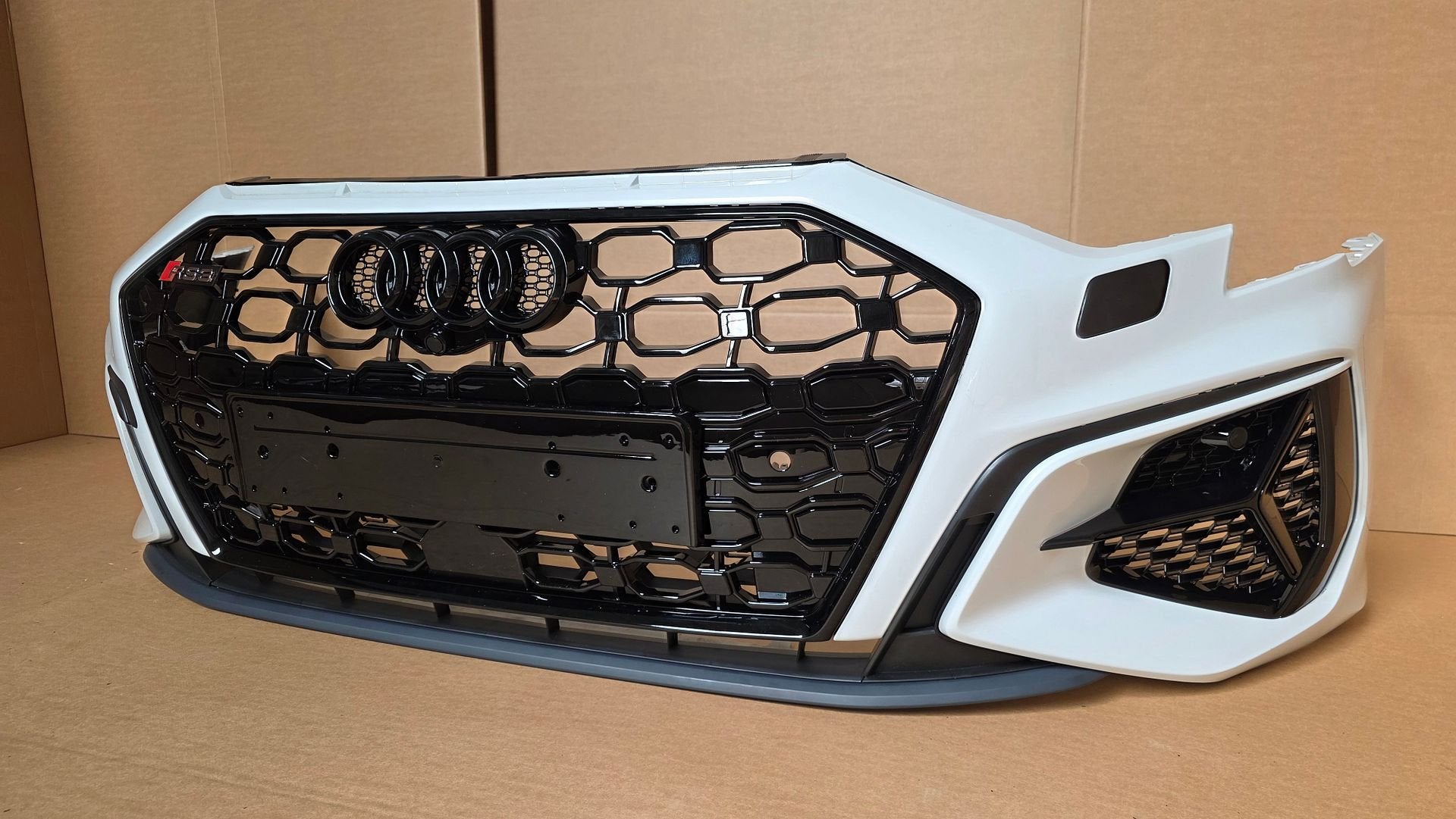 Voorbumper Audi A3 8Y S-Line KLS 6xPDC ORGINEEL BUMPER, Gebruikt, -, Voor, Ophalen of Verzenden