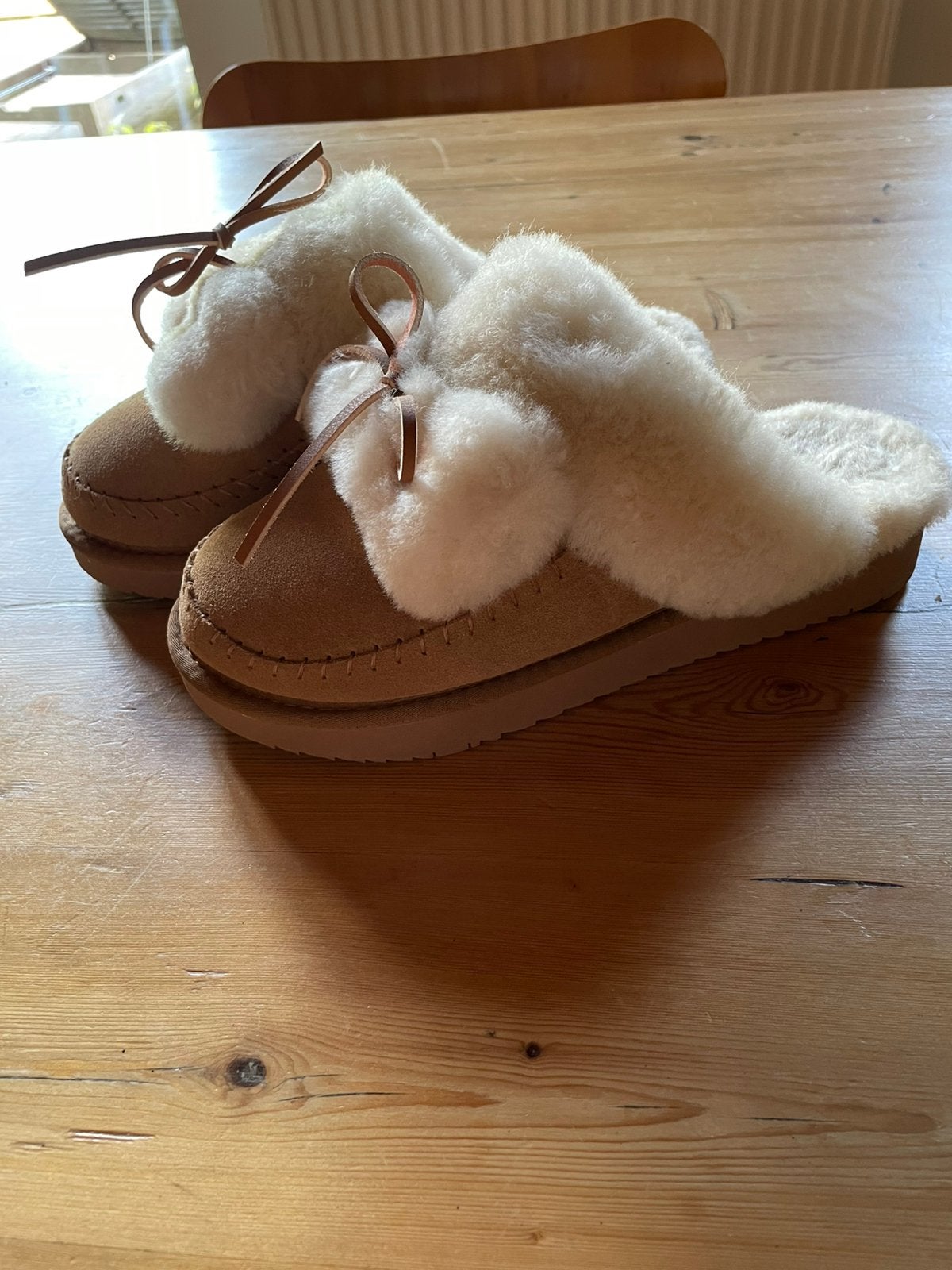 Loungeable sheepskin (NIEUW) (Maat 41 maar vallen als 40 uit, Vêtements | Femmes, Chaussures, Neuf, Beige, Enlèvement, Pantoufles