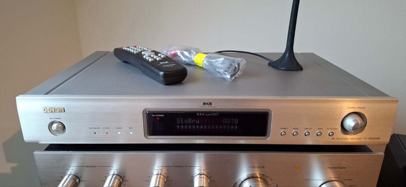 Tuner DAB et FM DENON TU 1800 - argent, TV, Hi-fi & Vidéo, Tuners, Enlèvement ou Envoi, Comme neuf