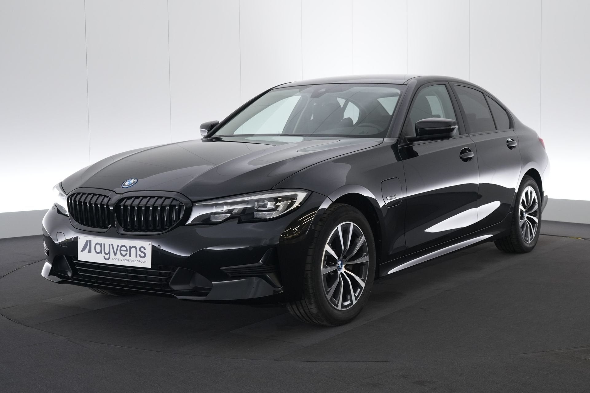 (2CGN871) BMW 3 SERIES BERLINE, Auto's, Automaat, Gebruikt, Euro 6, Zwart