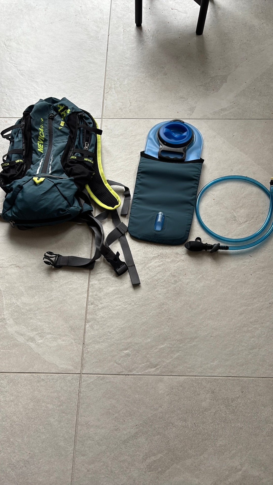 Nevica camelbak 1.5L met koeltas en regenhoes, Sport en Fitness, Overige Sport en Fitness, Ophalen of Verzenden, Zo goed als nieuw