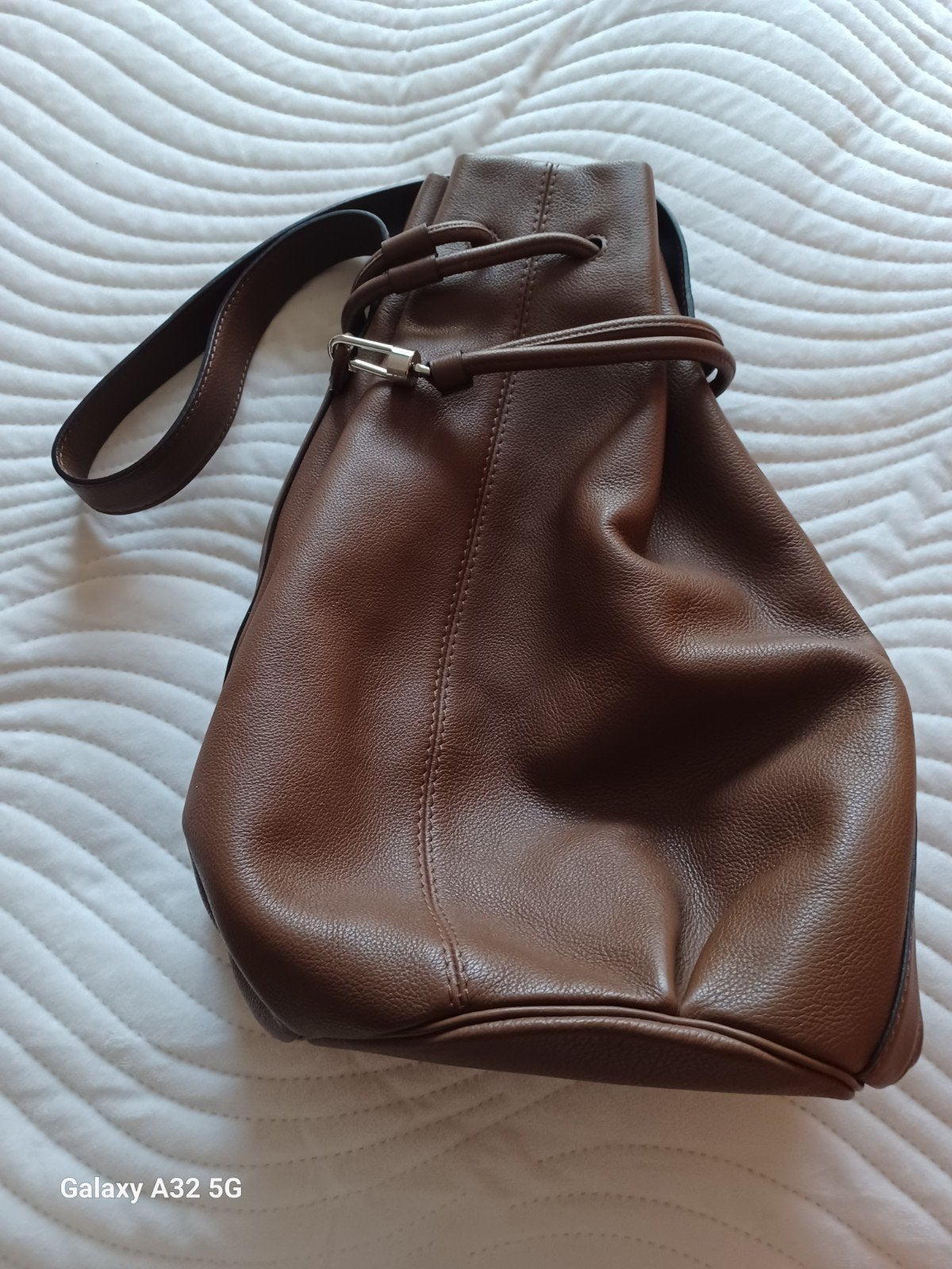 DELVAUX Sac AMAZONE fauve siglé, Bijoux, Sacs & Beauté, Envoi