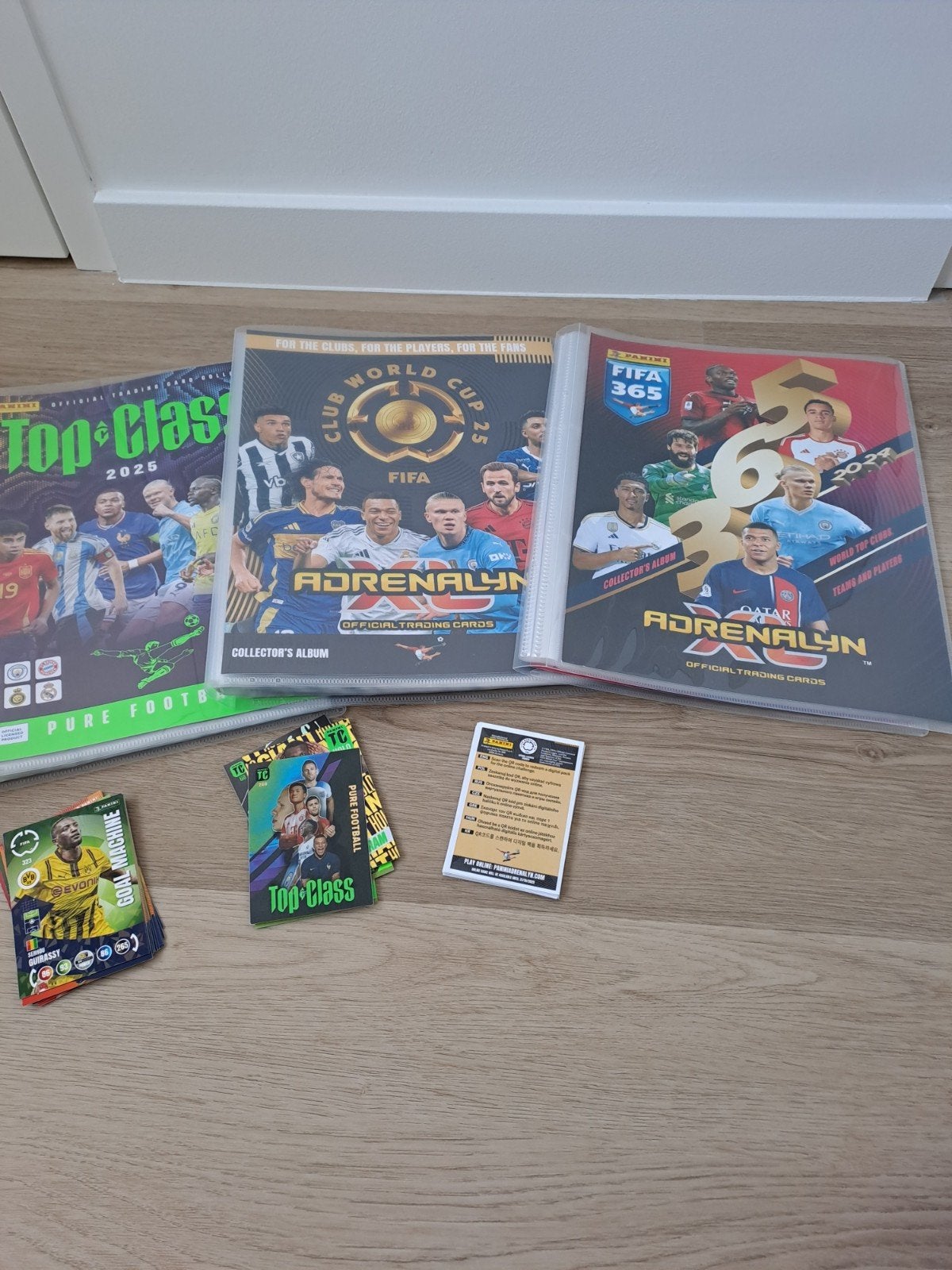 3 albums van voetbal kaarten deels ingevuld, Ophalen