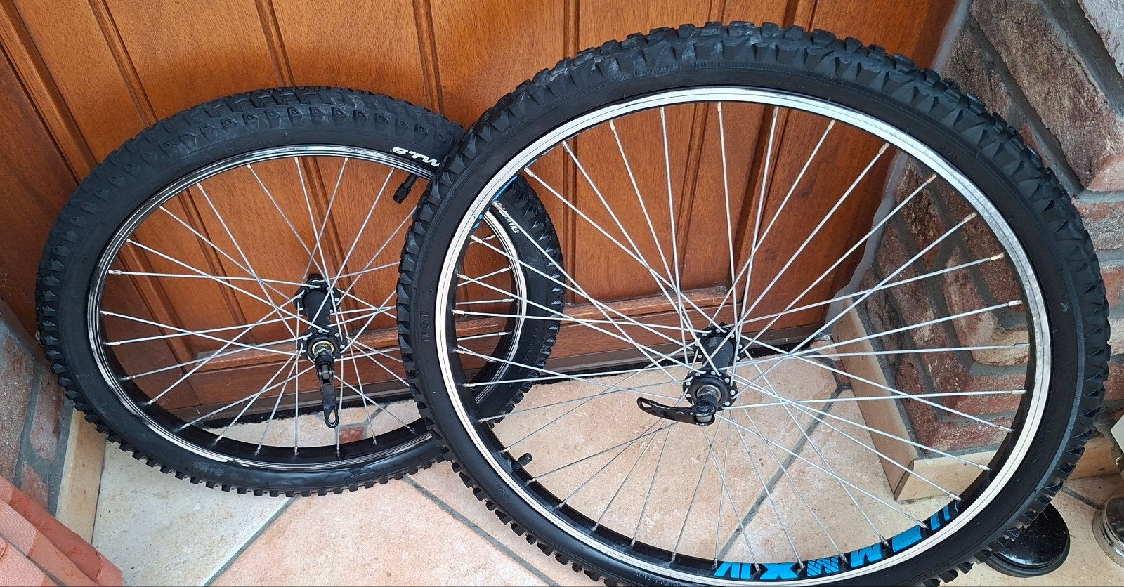 roues avant vtt 24p / 20p excellent état, Enlèvement, Pneu
