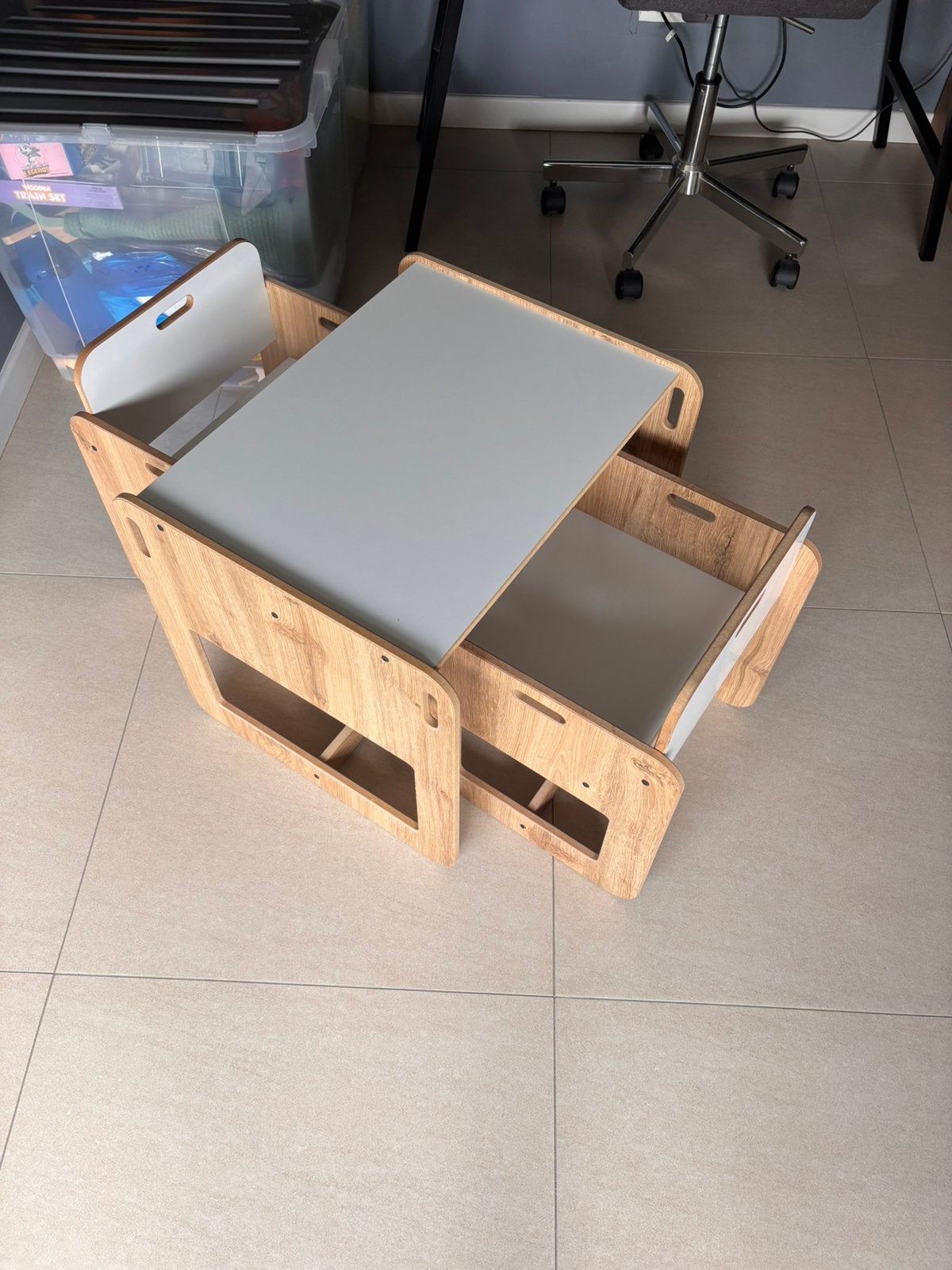 Tafel met 2 stoeltjes peuter, Enlèvement, Comme neuf