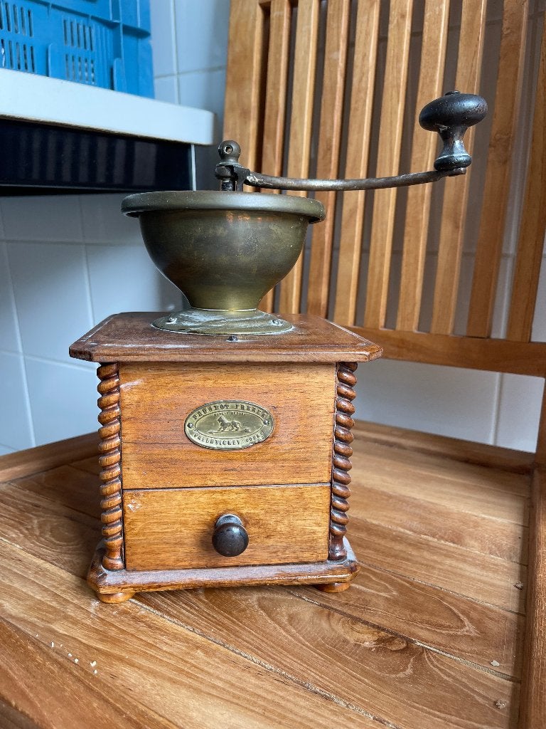 Moulin à moudre le café Peugeot, Enlèvement