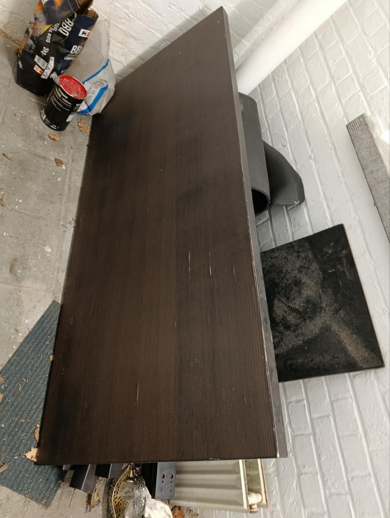 Eettafel, Enlèvement