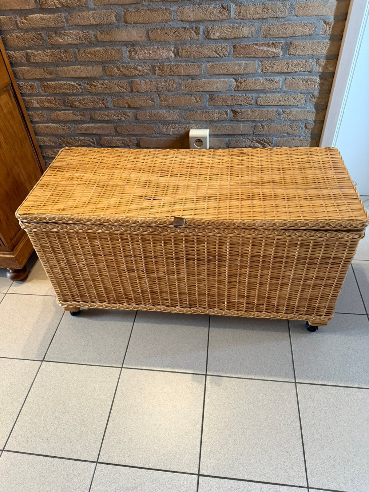 Boîte en osier sur roulettes, 100 à 150 cm, Enlèvement, Utilisé, Moins de 50 cm