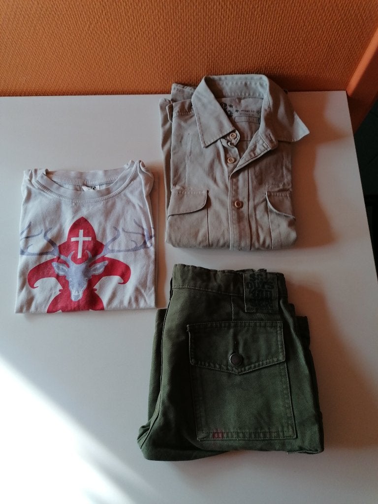 scouts short, hemd, t-shirt maat 16, Ophalen, Gebruikt, Kleding