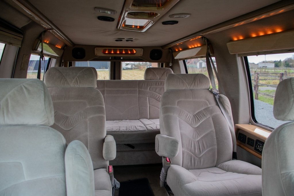 Ford E150 Econoline Kampeerwagen 4.6 V8 / LPG / TREKHAAK, Auto's, Automaat, 4 zetels, 2000 kg, Blauw