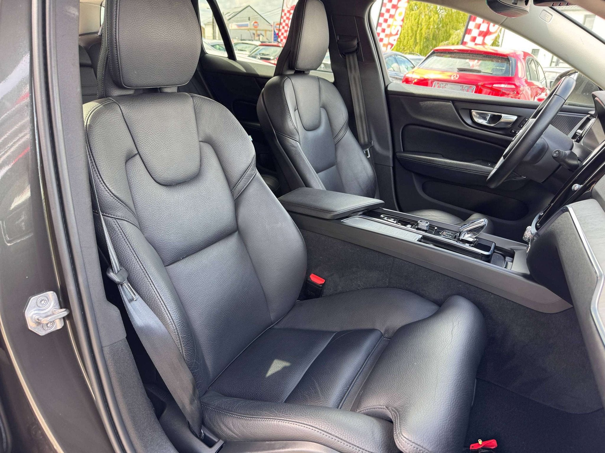 Volvo V60 V60 2.0 B3 Inscription Geartronic, Full, Garantie, Autos, Cuir, Argent ou Gris, Achat, 139 g/km