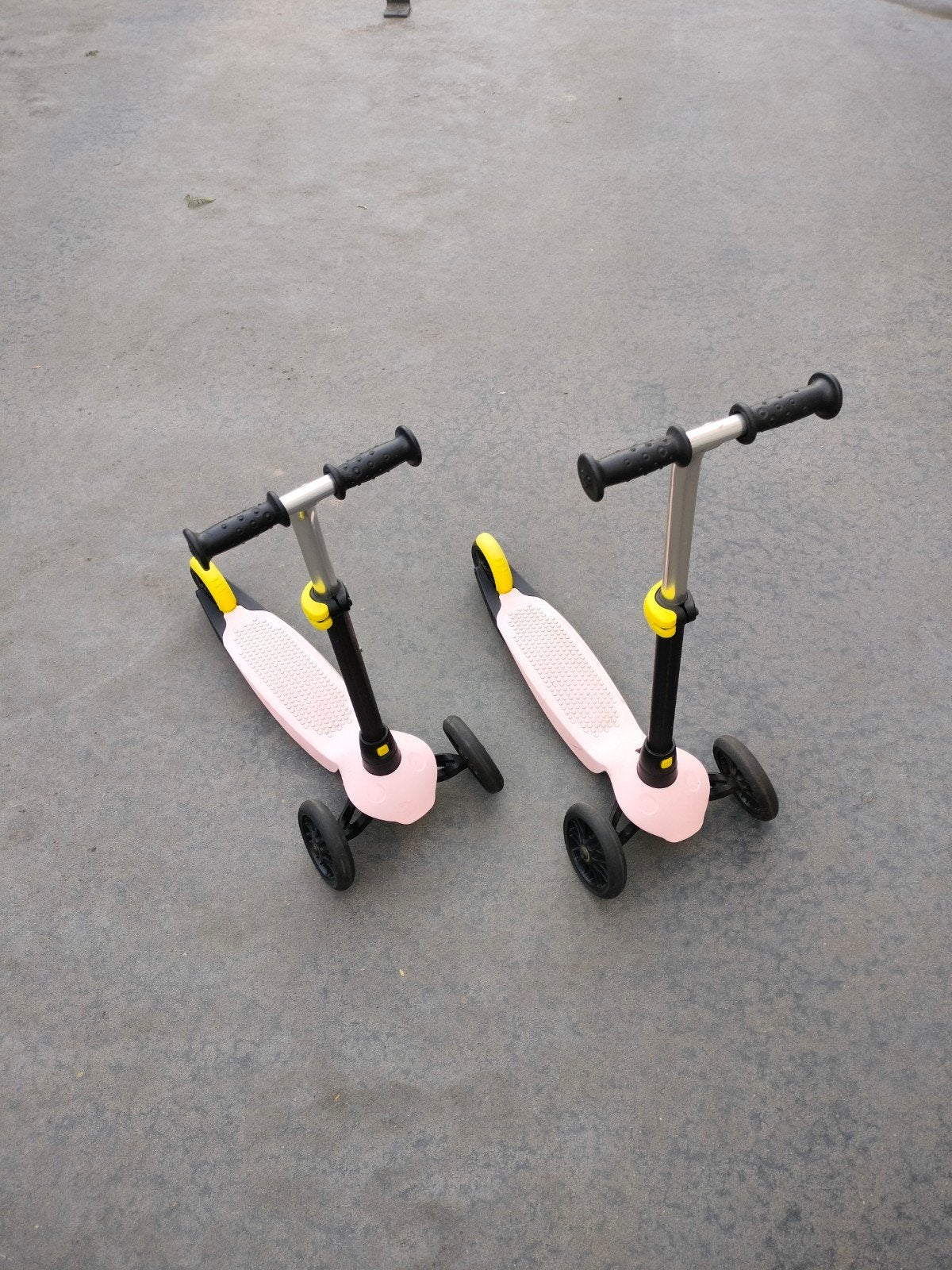 Kinder step, Fietsen en Brommers, Ophalen, Gebruikt, Verstelbare zitting
