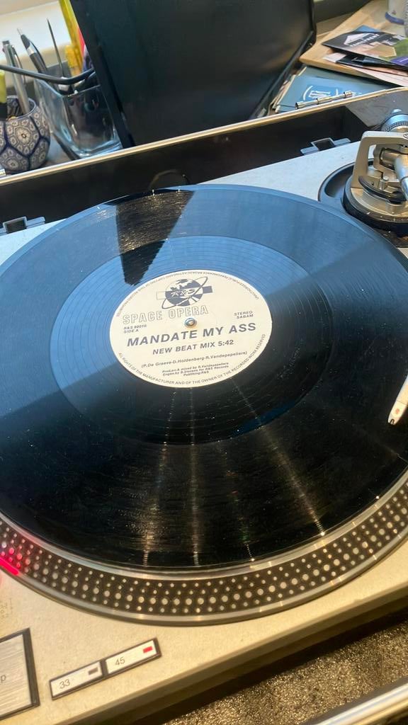 Mandate my ass new beat remix, Ophalen of Verzenden, Zo goed als nieuw