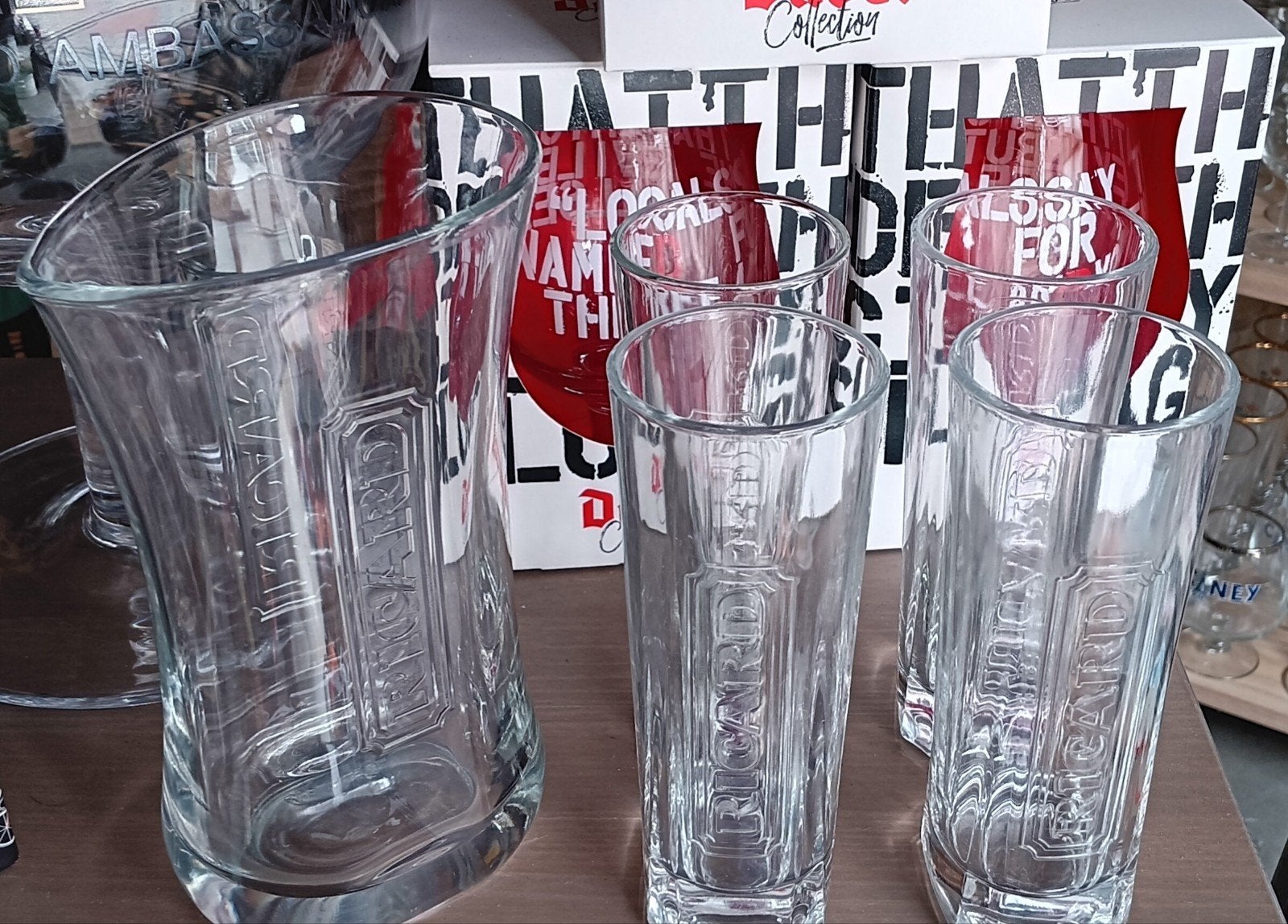 set Ricard glazen + kan, Collections, Verres & Petits Verres, Enlèvement