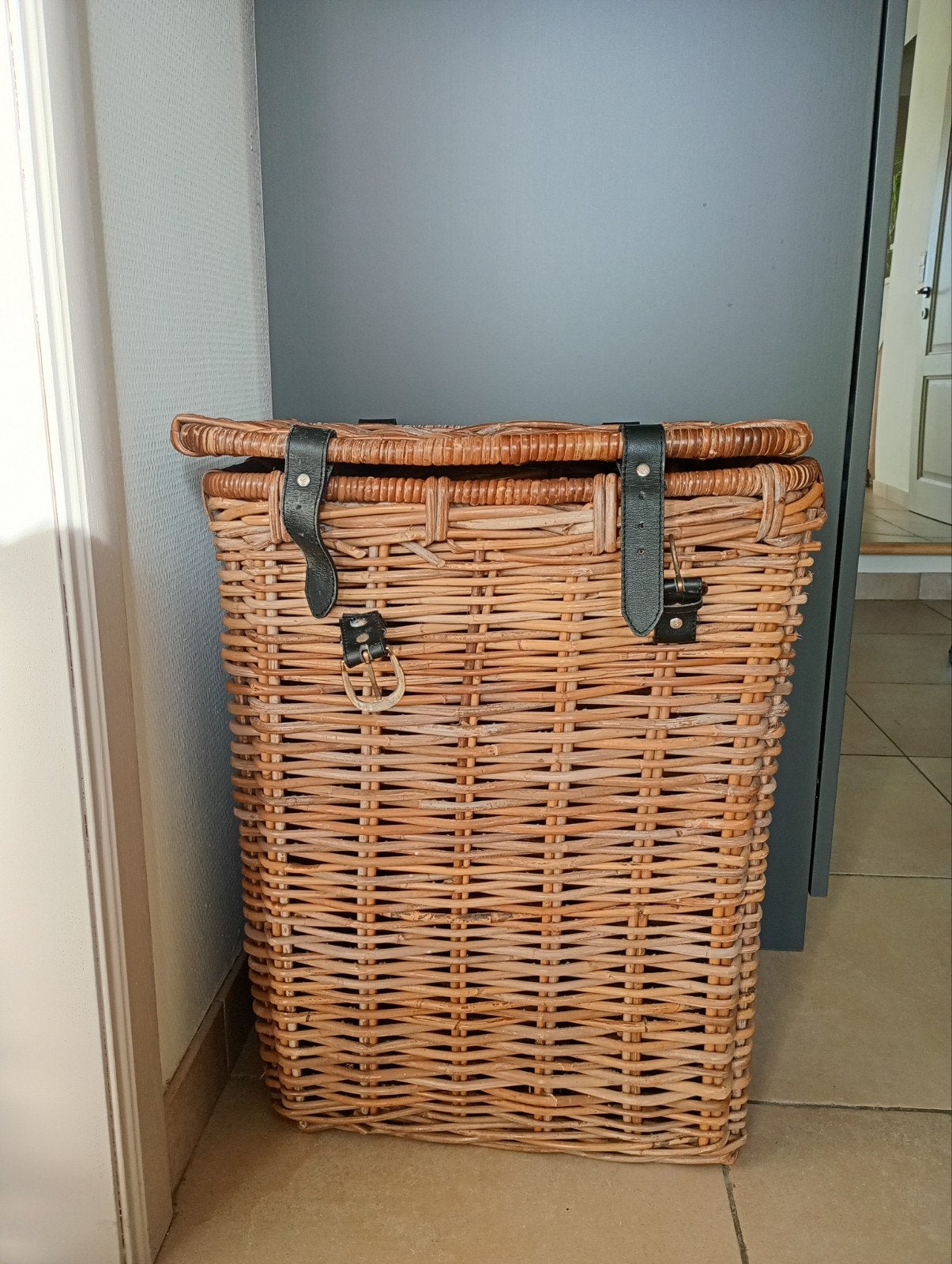 Rotan mand, Ophalen, Mand