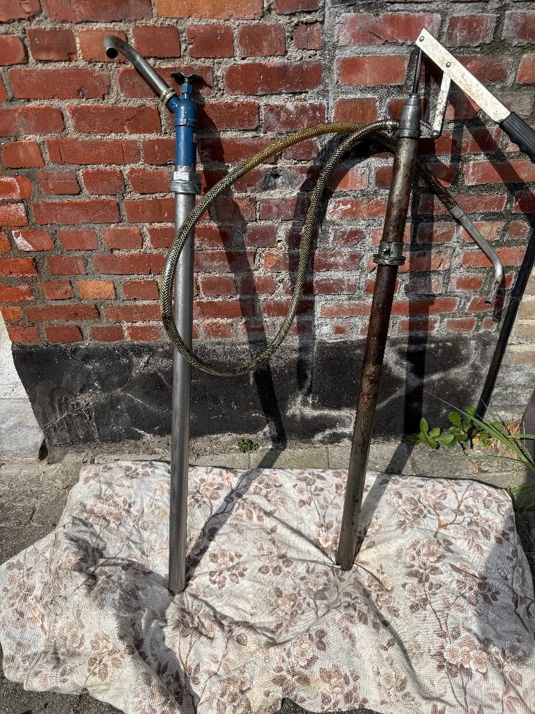 2 olie vat pompen, Ophalen, Gebruikt